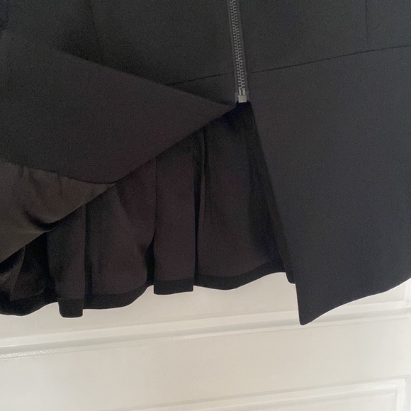 BRAND NEW Mid Zip Peplum Blazer - Picture 3 of 4